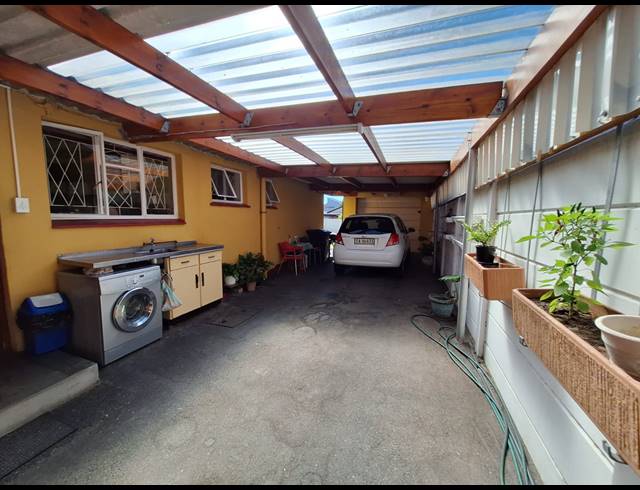 3 BEDROOM HOUSE TO LET IN FAIRWAYS